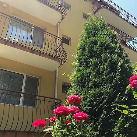 Guest House Villa Rose Primorsko Esterno foto